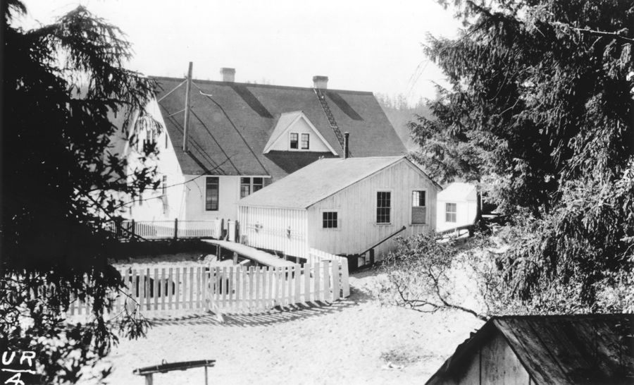Umpqua, wood house, 1923.TIF
USCG HQ
Umpqua River file