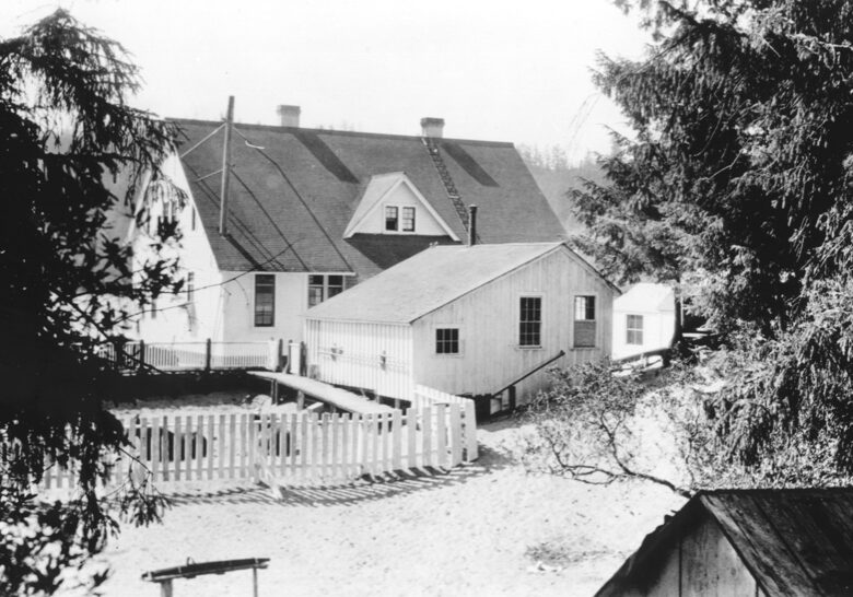 Umpqua, wood house, 1923.TIF
USCG HQ
Umpqua River file